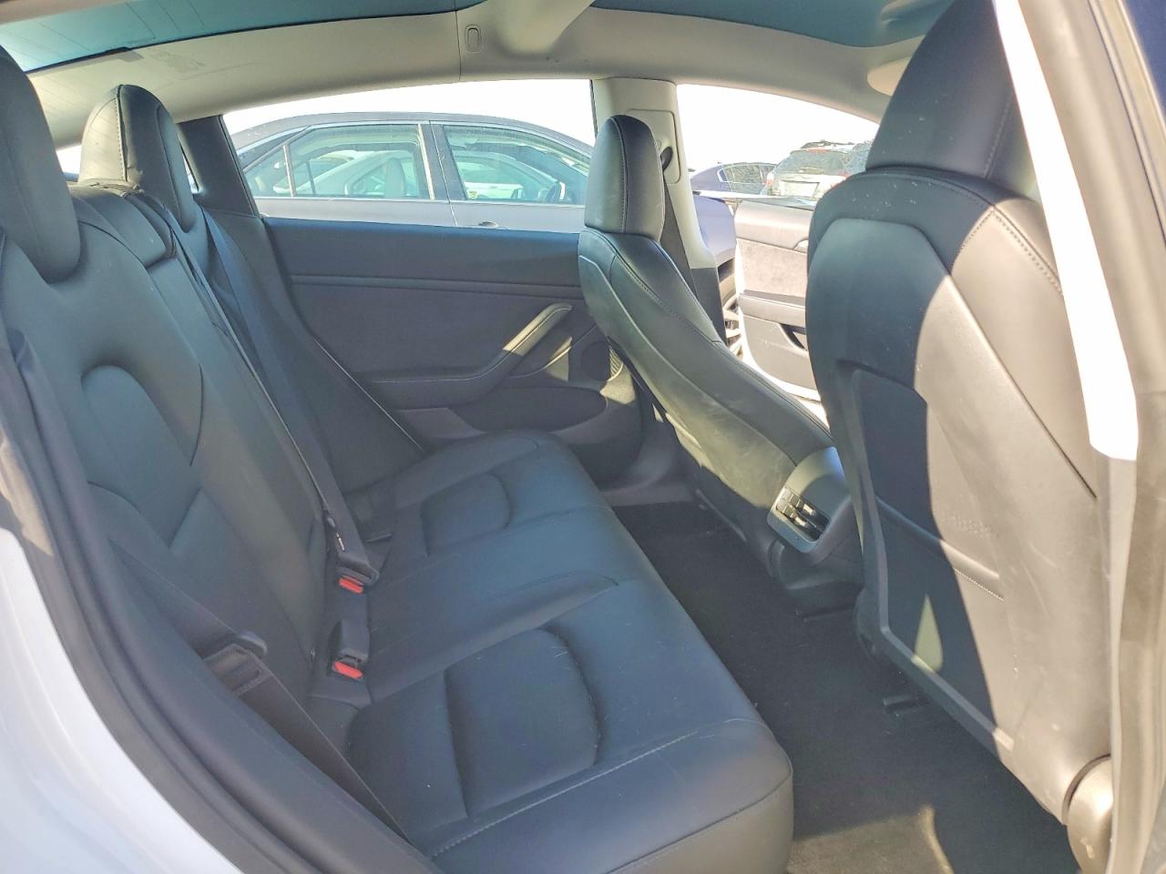 Tesla Model 3 2023 White