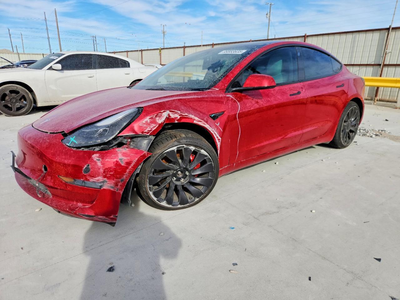 Tesla Model 3 2022 Red