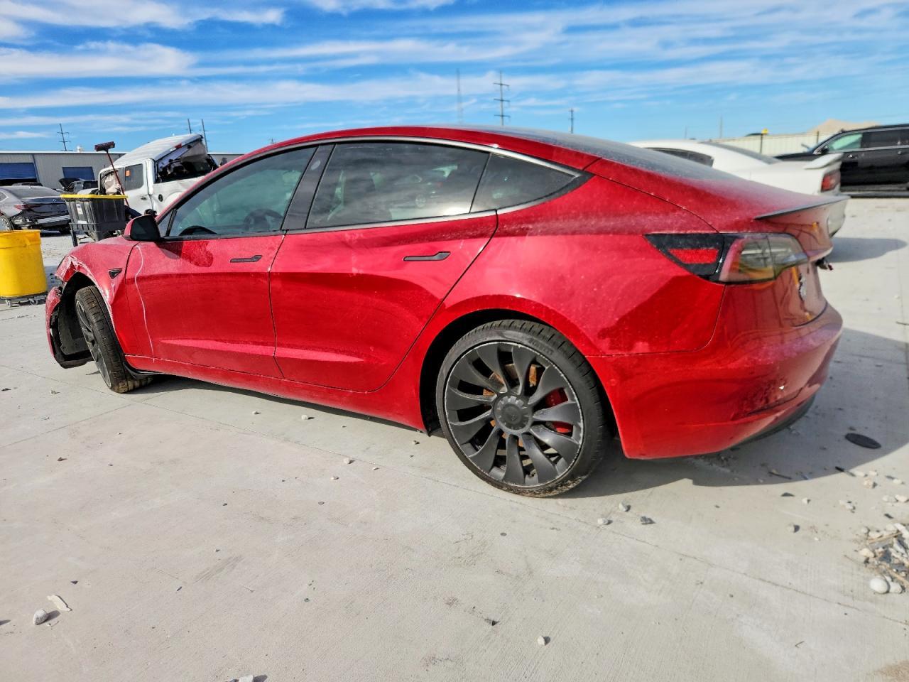 Tesla Model 3 2022 Red