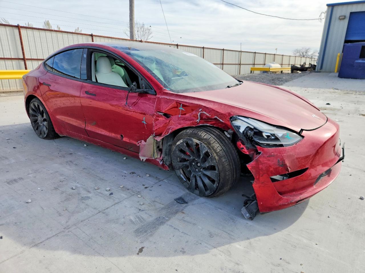 Tesla Model 3 2022 Red