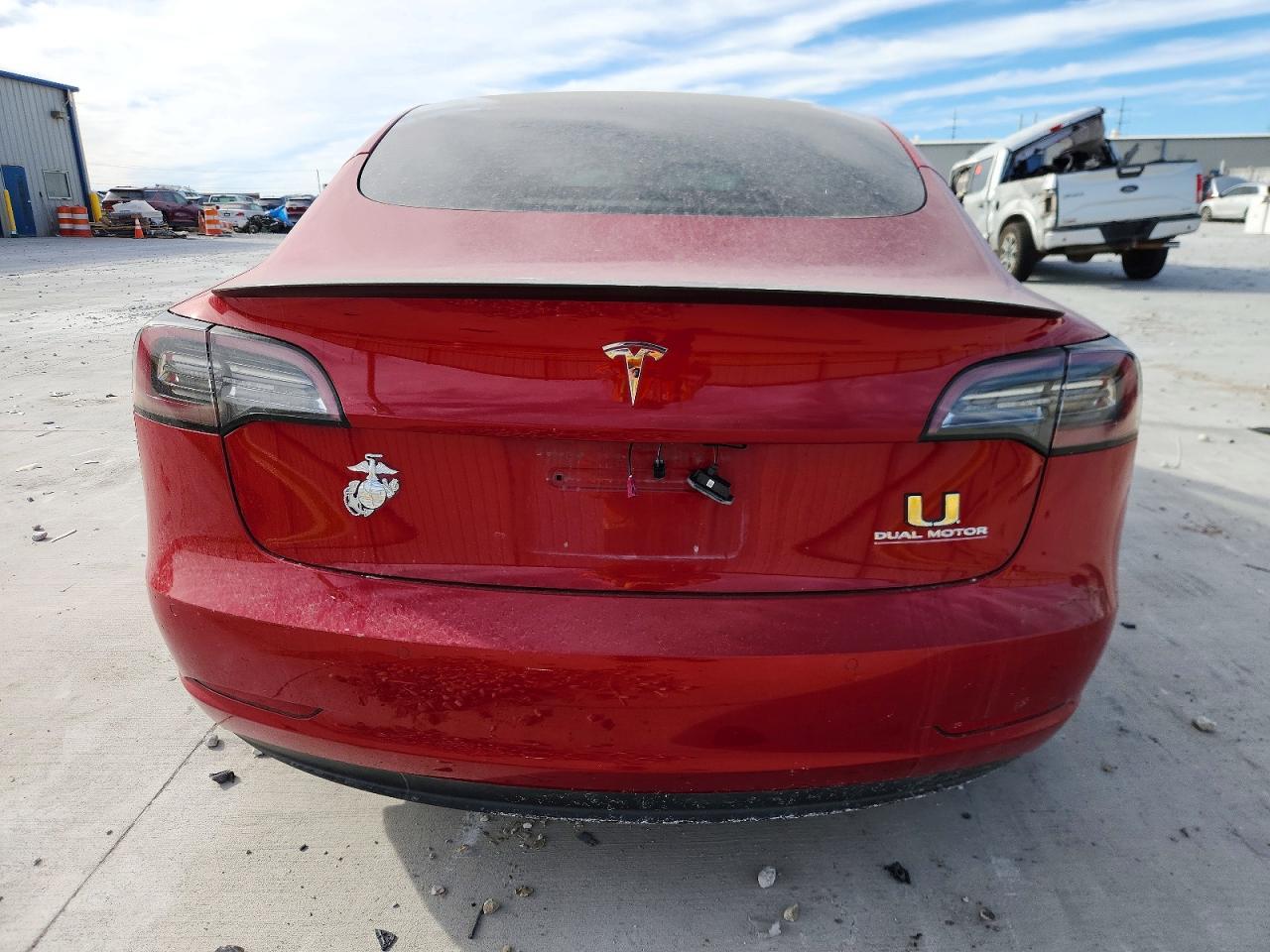 Tesla Model 3 2022 Red