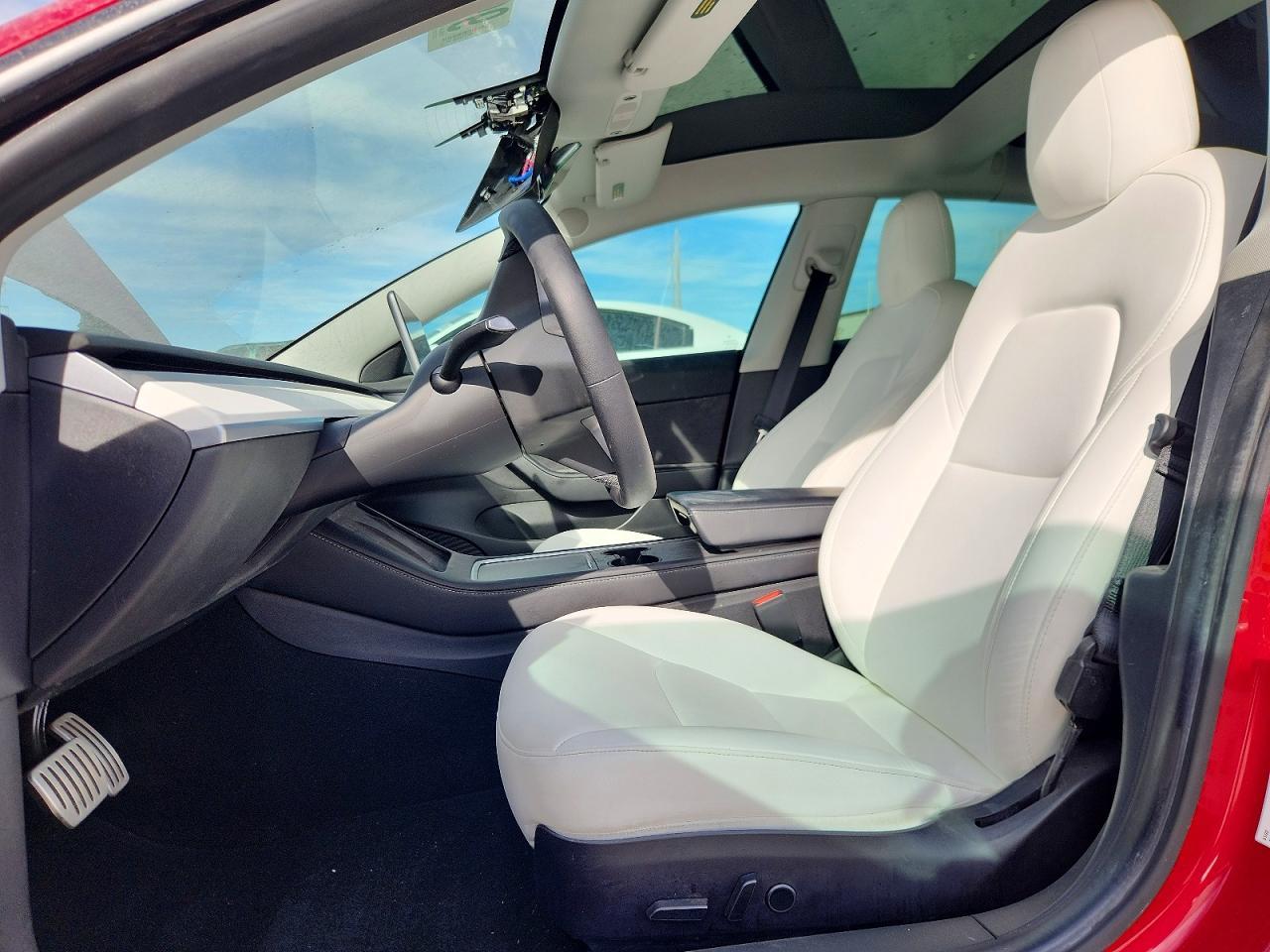 Tesla Model 3 2022 Red