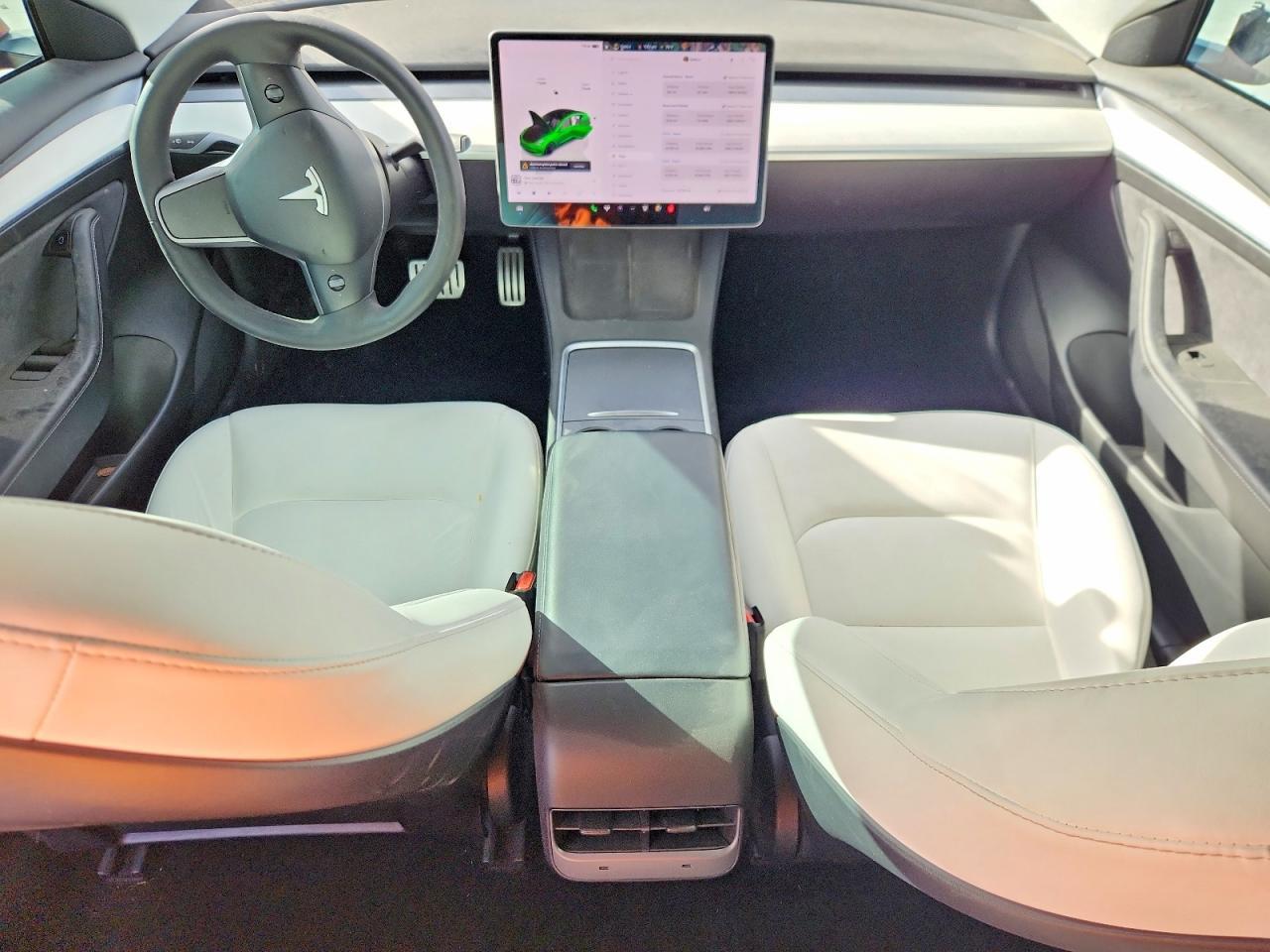 Tesla Model 3 2022 Red